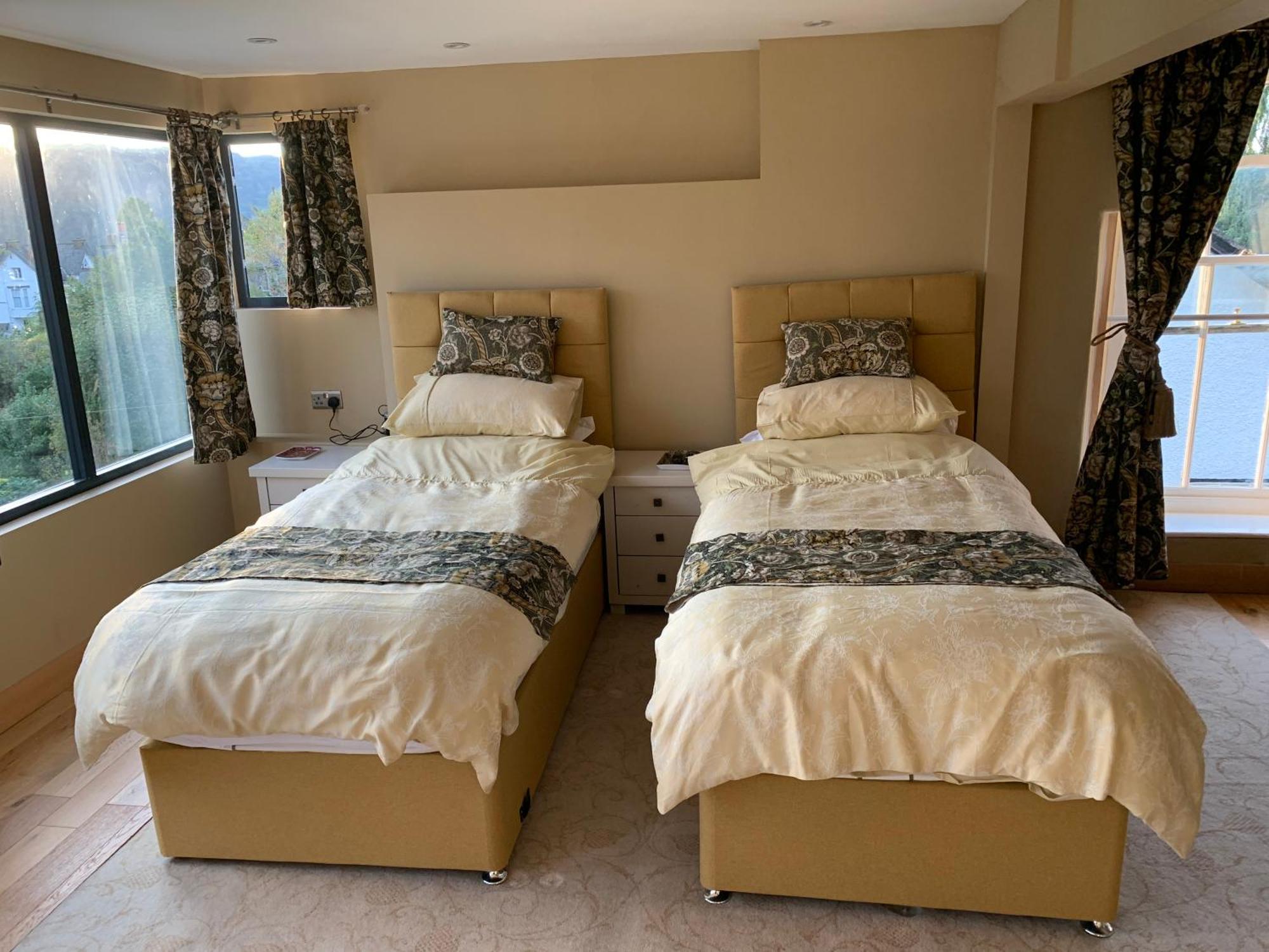 The Penthouse Bowness Luxury Loft Jacuzzi Bath & Complimentary Lakeview Spa Membership 外观 照片